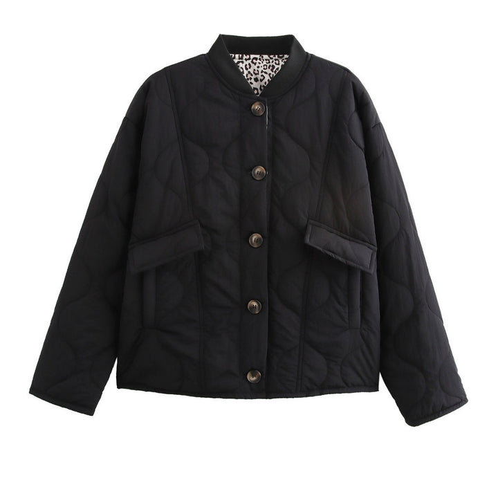 Quilted jacket for ladies with modern details and practical pockets Lune London