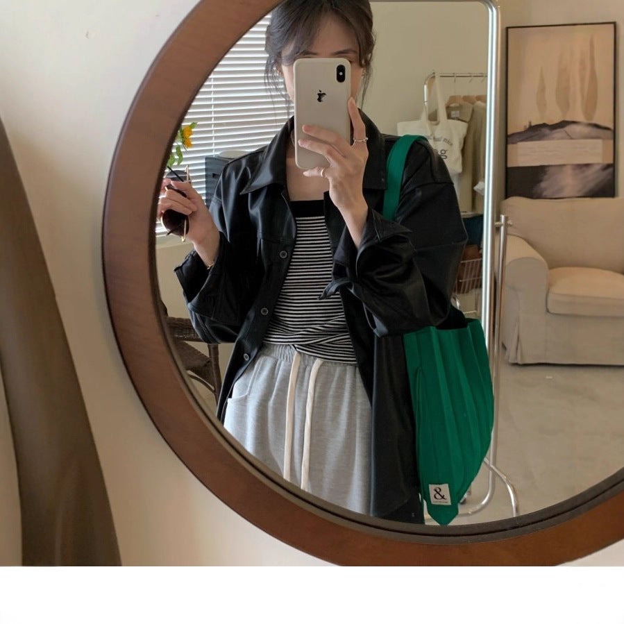 Women's outerwear jacket in fashionable oversized style with practical pockets Chic & Stil