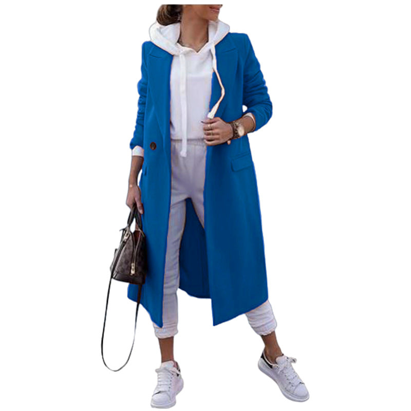 Elegant transition jacket for women with a modern cut and practical pockets Lune London