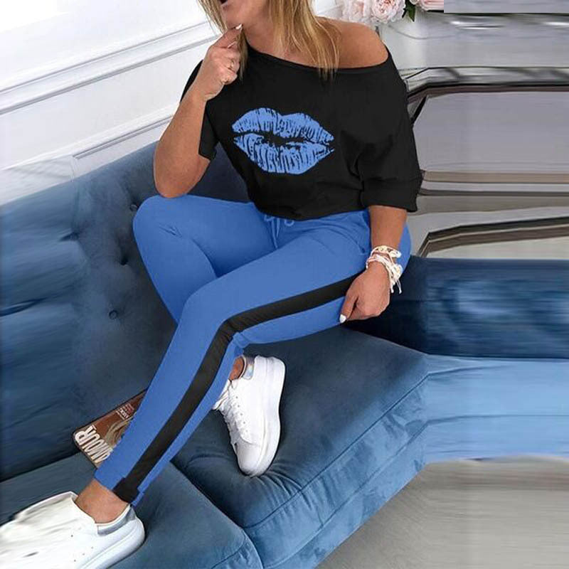 Sweatshirt à motif lèvres pour femmes et leggings sportifs Chic & Stil