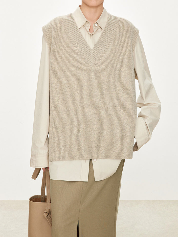Gilet tricoté pour femmes avec décolleté en V et coupe décontractée Chic & Stil