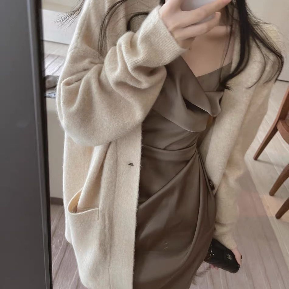 Cardigan Doux pour Femmes avec une Coupe Ample et des Poches