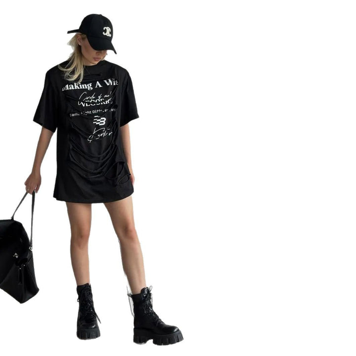 Oversized t-shirt for women with creative inscription and casual cut Lune London