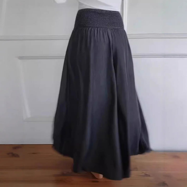 Wide cotton pants for women with elastic waistband and practical pockets Lune London