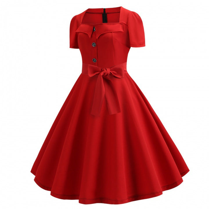 Robe évasée pour femmes avec patte de boutonnage élégante et ceinture ajustée Chic & Stil