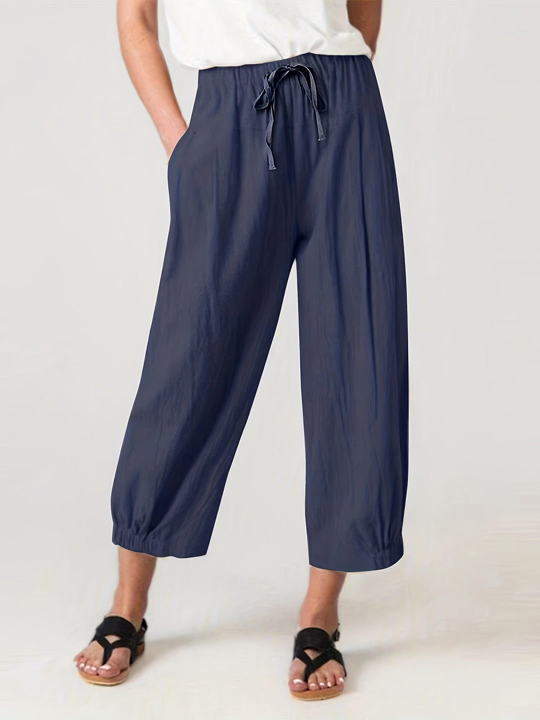 Wide linen trousers for women with elastic waistband and practical pockets Lune London