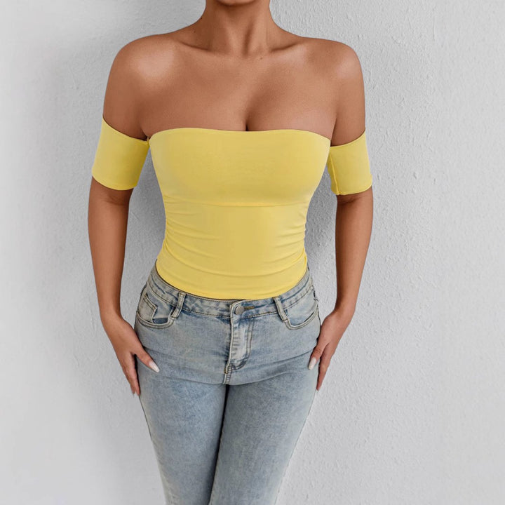 Women's Off-Shoulder Blouse made of elastic material with a figure-flattering cut Lune London