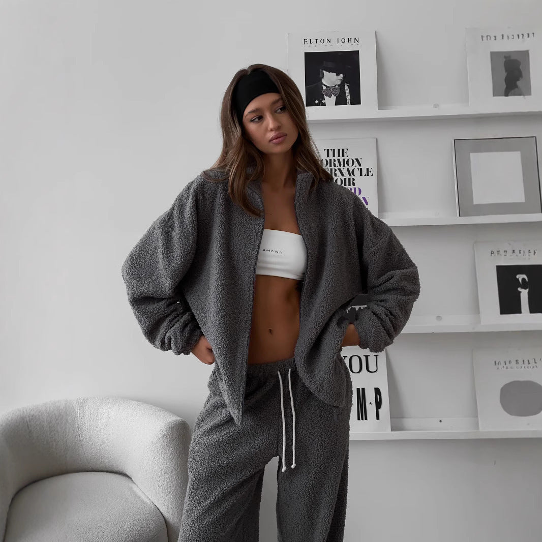 Women Robust fleece jogging set with high collar and practical pockets Lune London