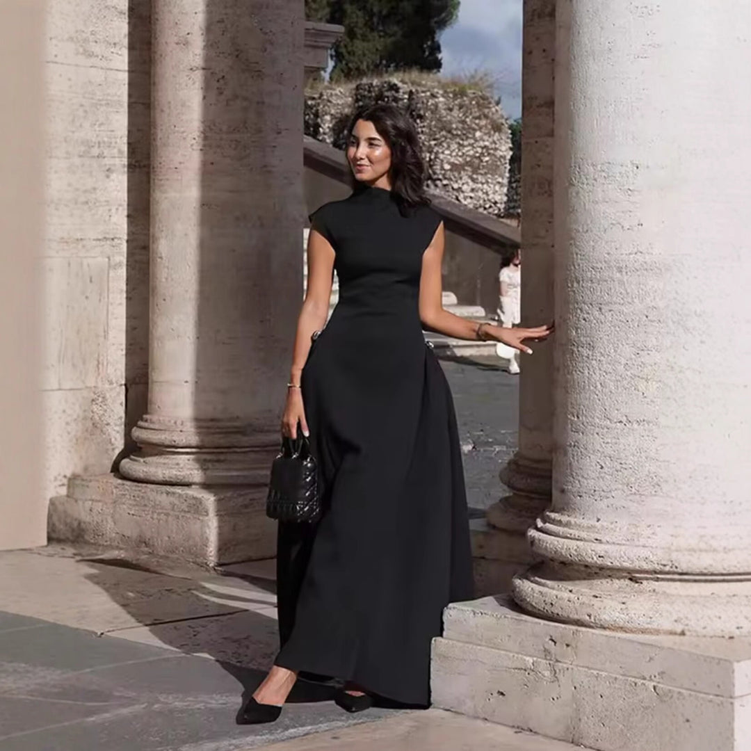 Sleeveless evening dress for ladies with asymmetrical cut and elegant fall Lune London