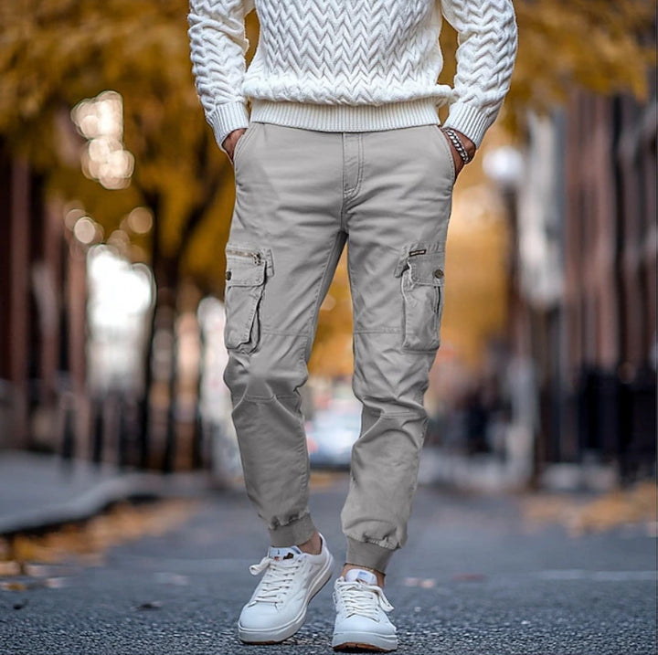 Men's cargo pants with multiple pockets and flexible fit Lune London