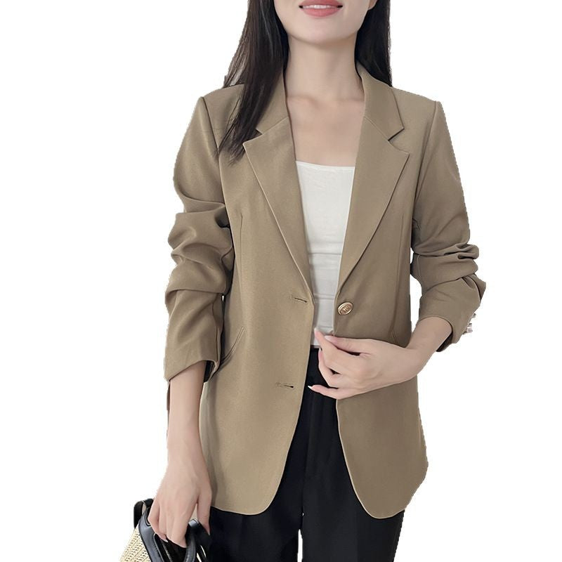 Elegant blazer jacket for women with structured cut and practical pockets Lune London