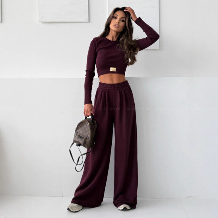 Ensemble Confortable pour Femmes composé d'un haut court et de joggers larges Chic & Stil