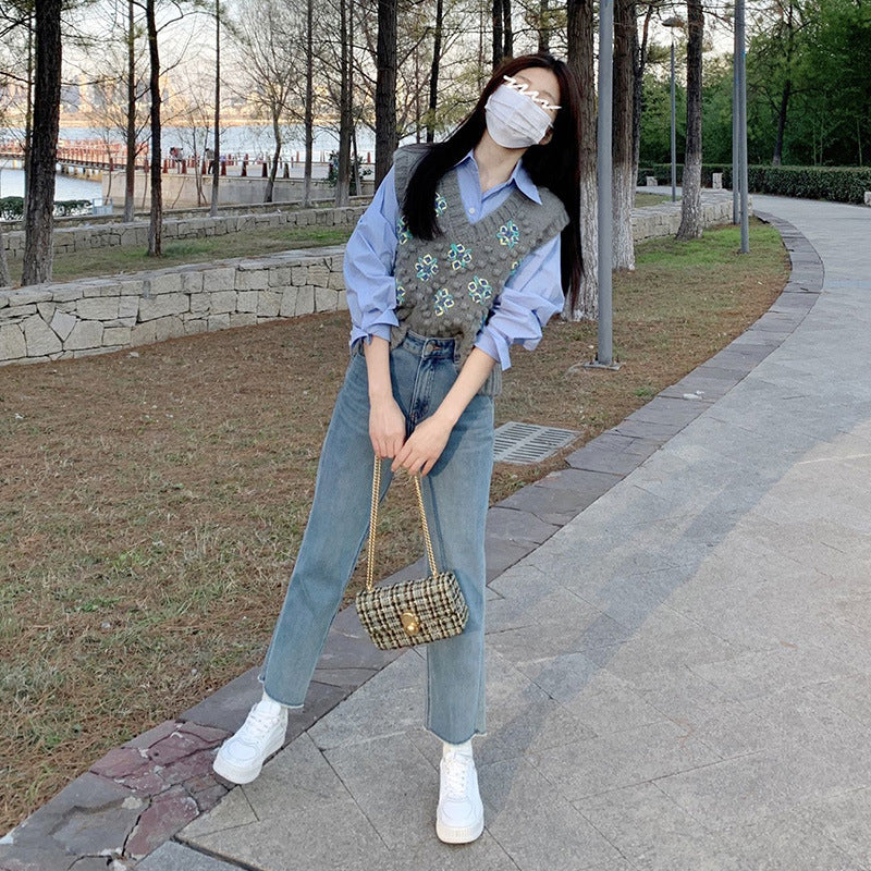 Knitted sweater for women with floral design Lune London