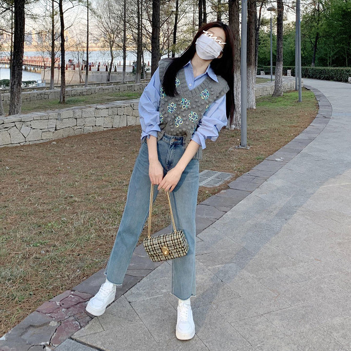 Knitted sweater for women with floral design Lune London