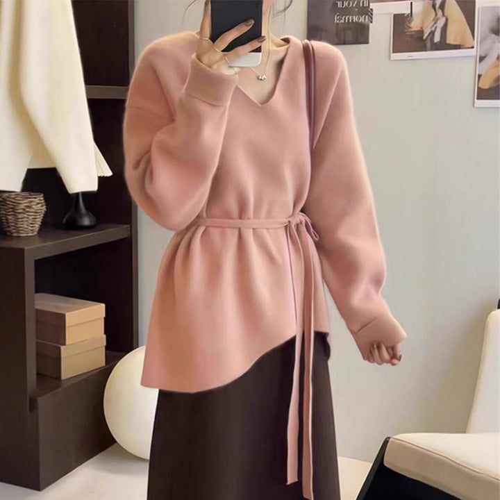 Cardigan pour femmes avec ceinture à la taille et col en V Chic & Stil