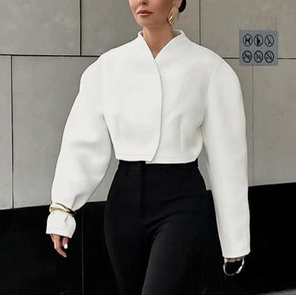 Cropped jacket for women with elegant V-neckline and puff sleeves Lune London