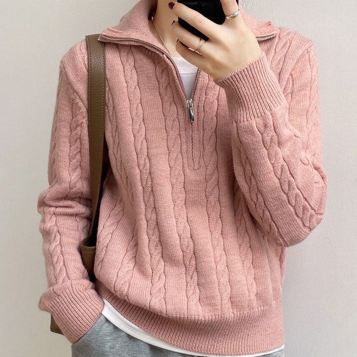 Pull en tricot pour femmes avec design en torsades et col montant moderne Chic & Stil