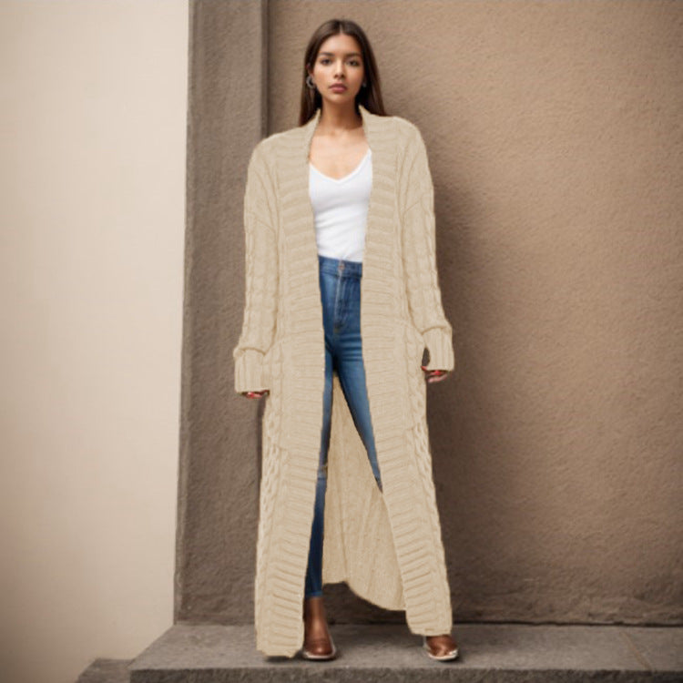 Cardigan long en tricot pour femmes avec un motif en câble de haute qualité Chic & Stil