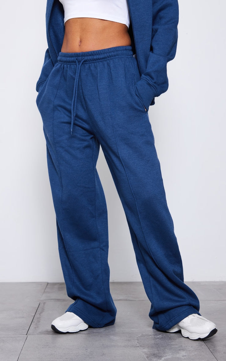 Sporty leisure pants for women with wide legs and comfortable elastic waistband Lune London
