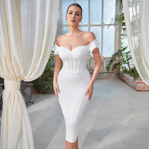 Robe moulante pour femme avec design décolleté et look corset Chic & Stil