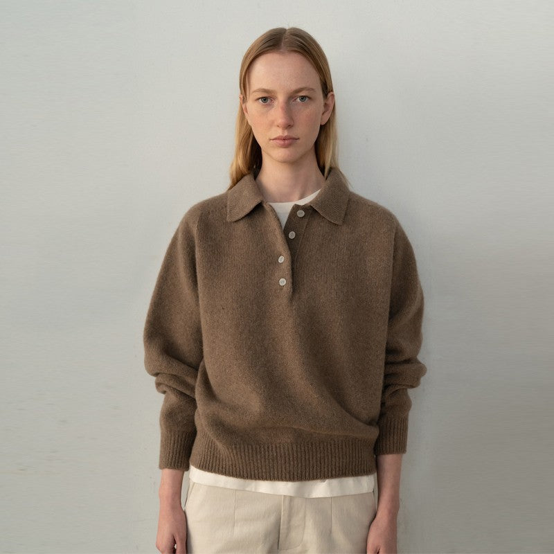 Pull décontracté pour femme avec col polo et détails de boutons élégants Chic & Stil