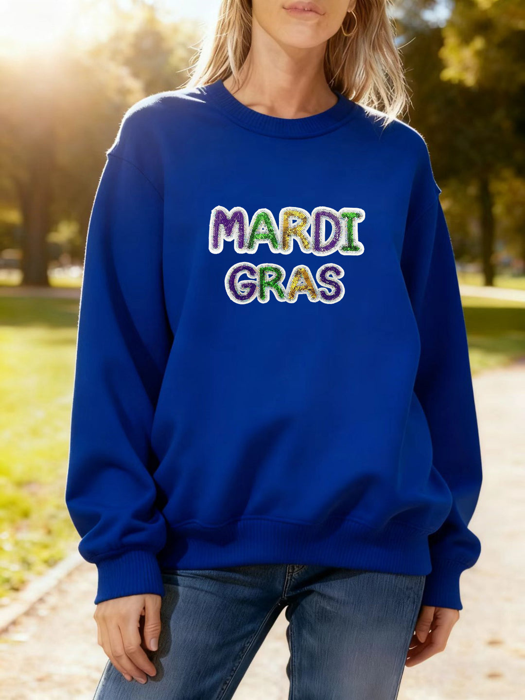 Sweat-shirt pour femmes avec lettrage vibrant de Mardi Gras Chic & Stil