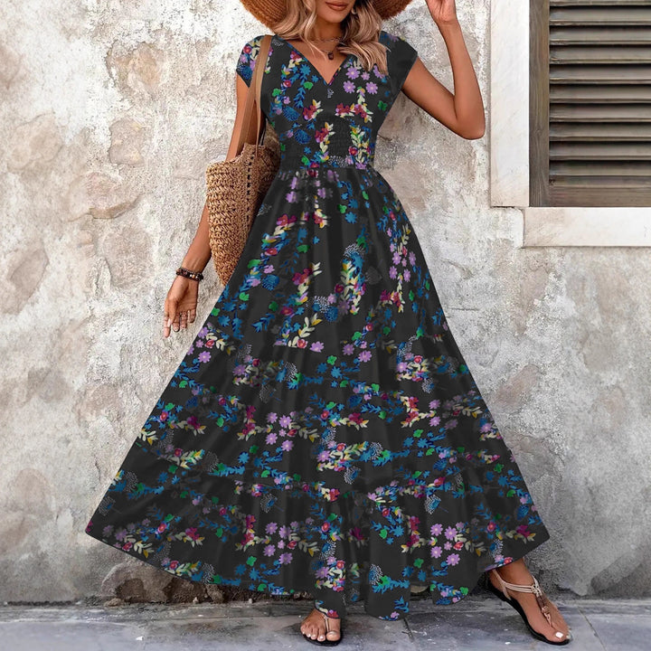 Women’s maxi dress with floral paisley pattern and flattering cut Lune London