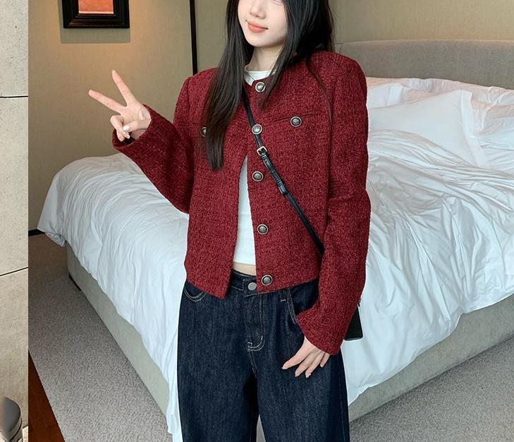 Veste courte élégante pour femme en tissu texturé avec des détails de boutons décoratifs Chic & Stil