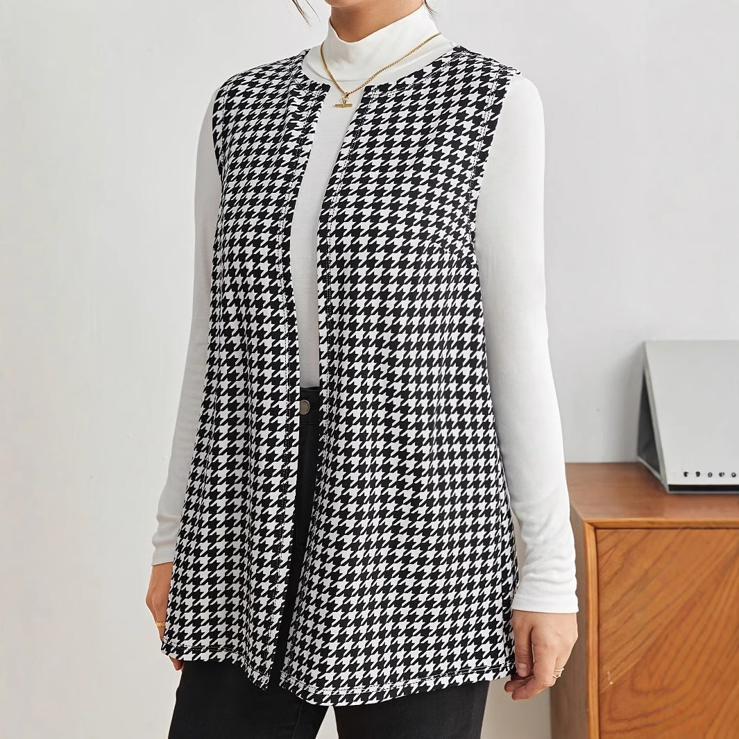 Elegant women's sleeveless vest with houndstooth pattern Lune London