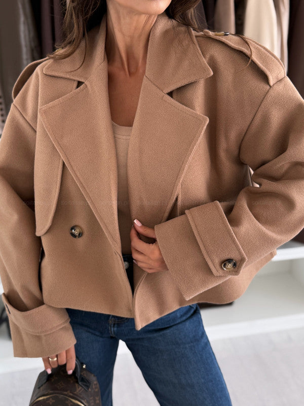 Trendy cropped blazer jacket for women with double-breasted buttons and wide lapels Lune London