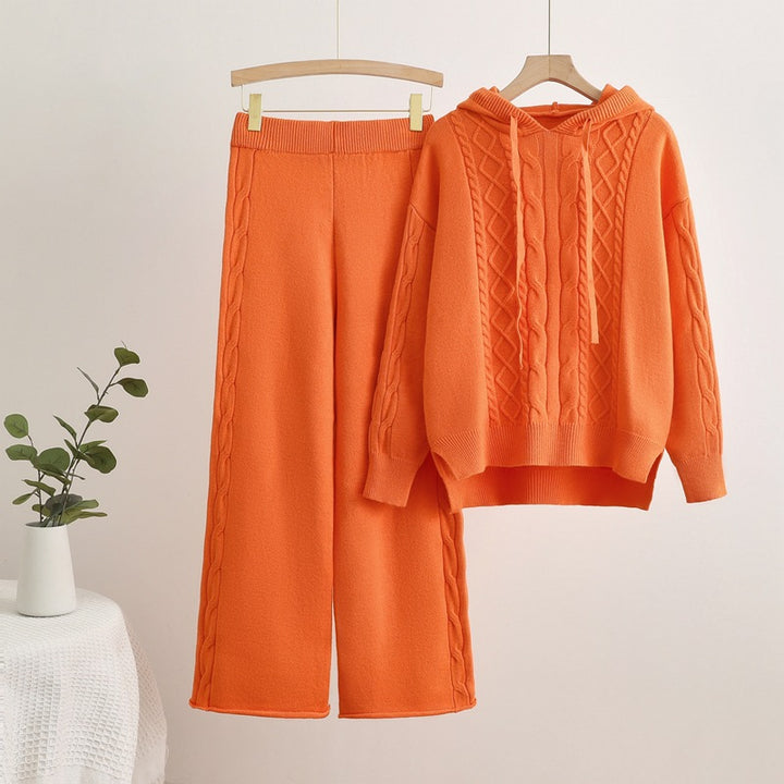 Lune London casual knitted loungewear set for women with hood and wide legs