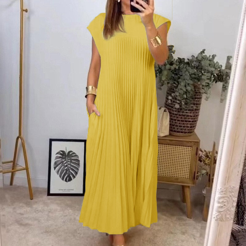 Maxi dress for women with pleated details and side pockets Style and elegance