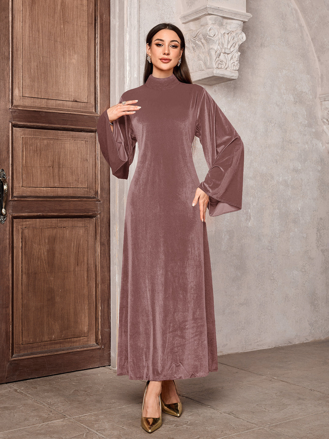 Maxi fitted dress for women in luxurious velvet with voluminous sleeves Lune London