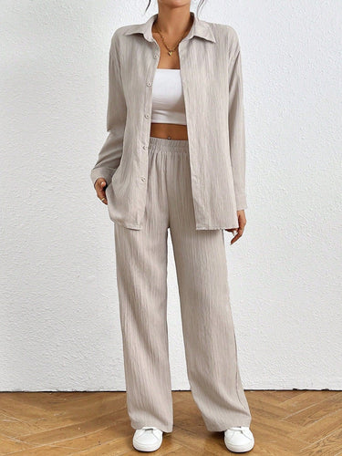 Casual and elegant set for women in fine pleated material Lune London