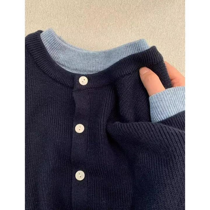 Cardigan pour femmes avec des détails de boutons classiques et un col confortable Chic & Stil