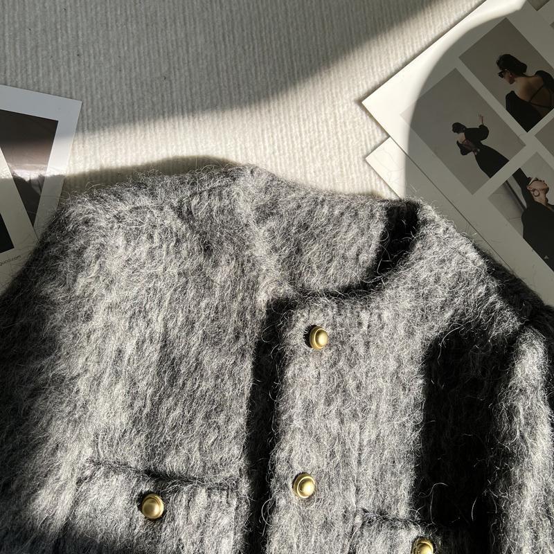 Chic cardigan pour femmes avec détails de boutons dorés Chic & Stil
