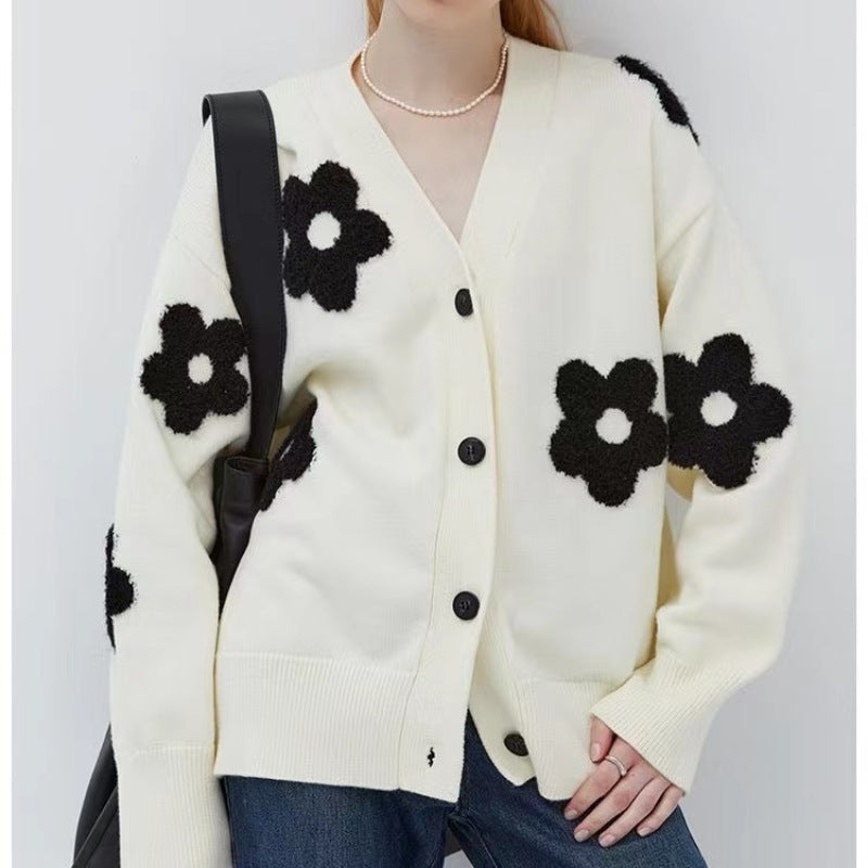 Women's knit jacket with floral appliqués and discreet V-neck Lune London