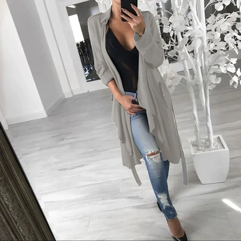 Elegant women's wrap cardigan in soft fabric with a long cut and practical pockets Lune London