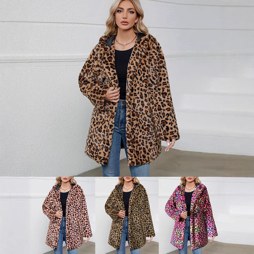Women Cozy Jacket with a modern leopard pattern and comfortable pockets Lune London