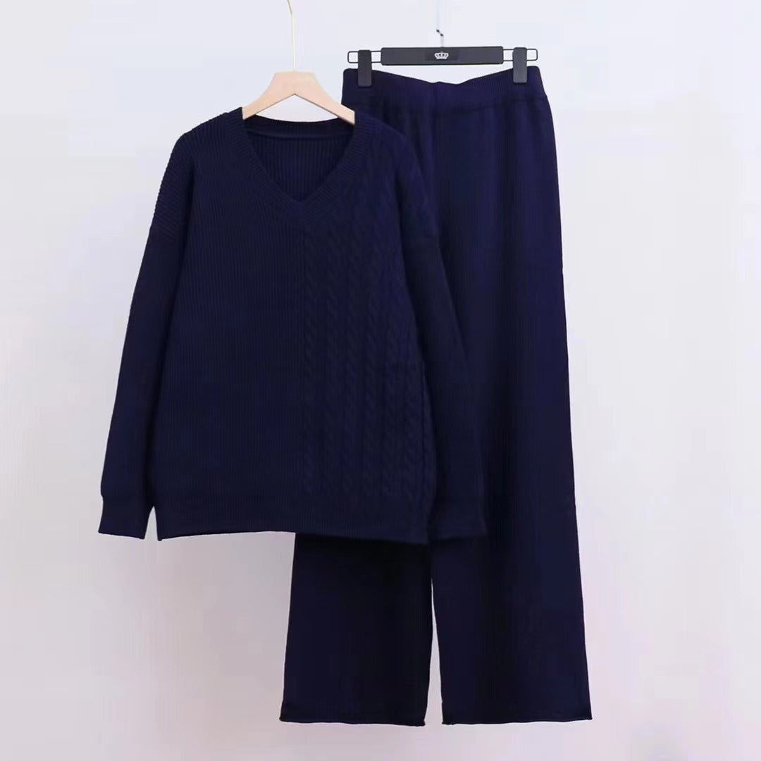Pull en fine maille pour femmes et pantalon à coupe large avec décolleté en V et design en relief Chic & Stil