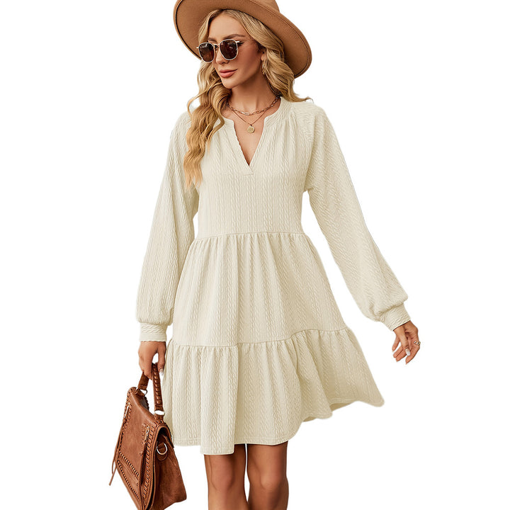Casual women's dress with V-neck, puff sleeves, and ruffled hem Lune London