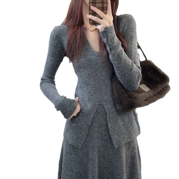 Ladies' knit dress with an elegant slit and a structured design Lune London