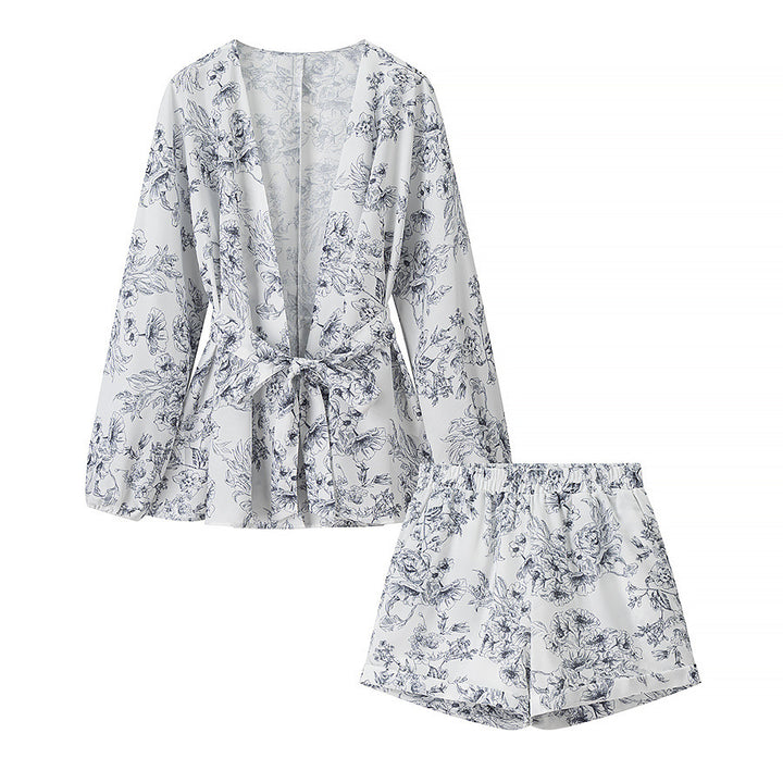 Relaxing women's pajama set with floral design Lune London