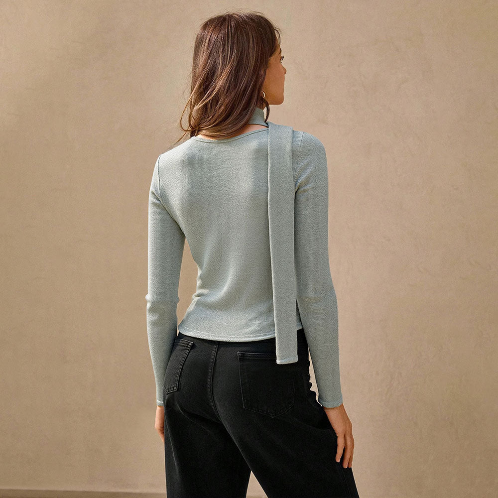 Chemisier à manches longues pour femmes avec col V boutonnière et détail de boucle à la mode Chic & Stil