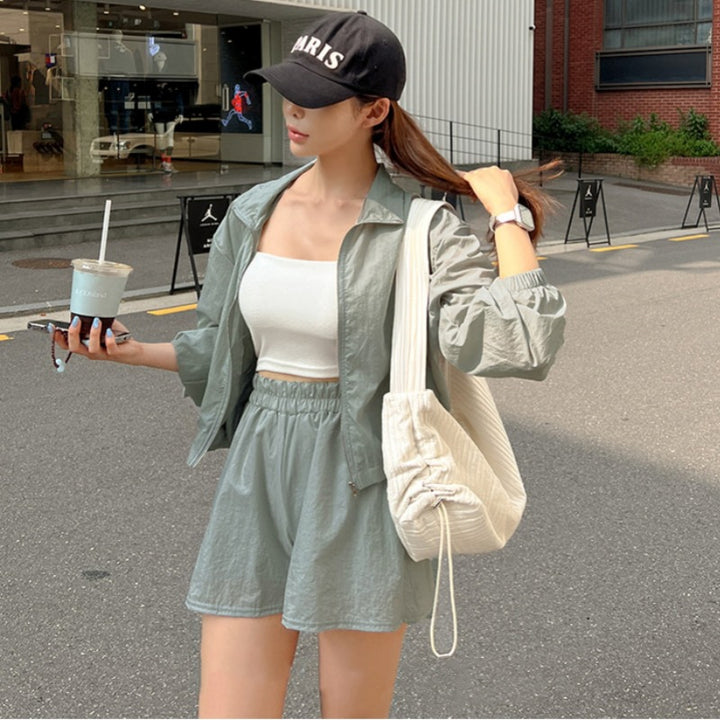 Ensemble de veste de sport légère et de shorts pour femme Chic & Stil