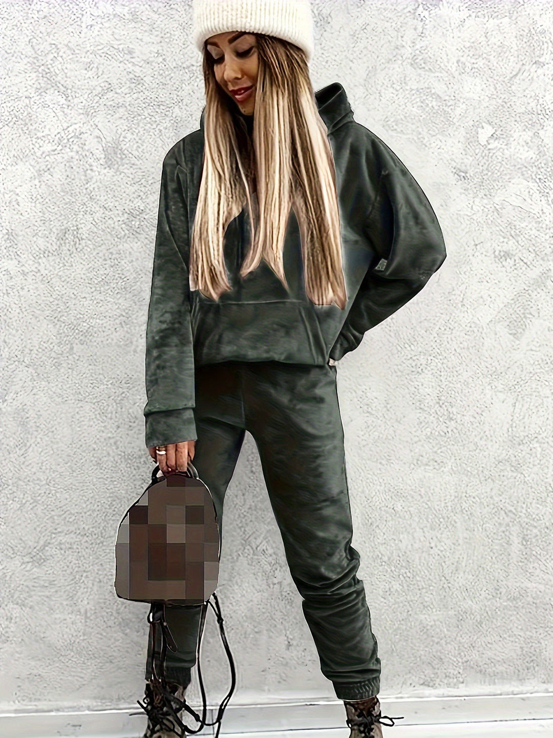 Women's sporty lounge set with hoodie and pants Lune London