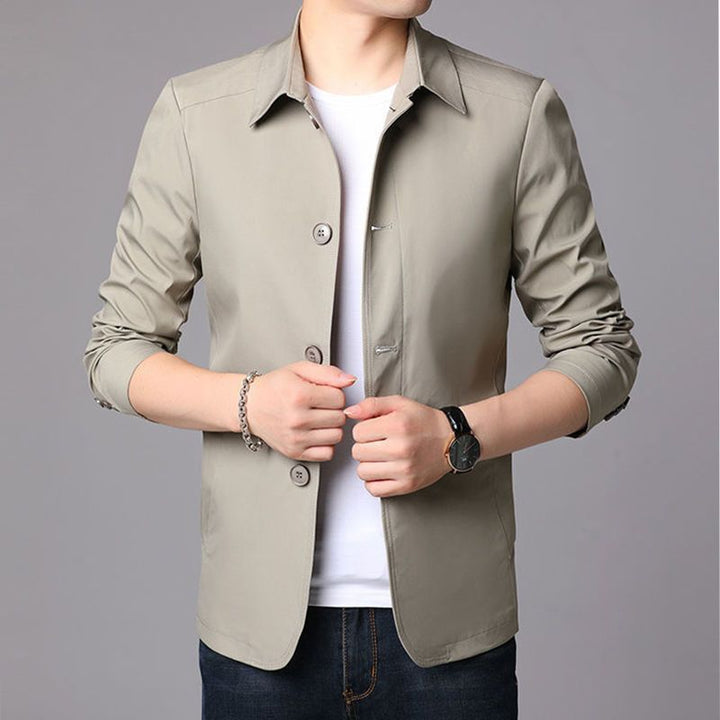 Casual transitional jacket for men with a modern fit and practical pockets Lune London