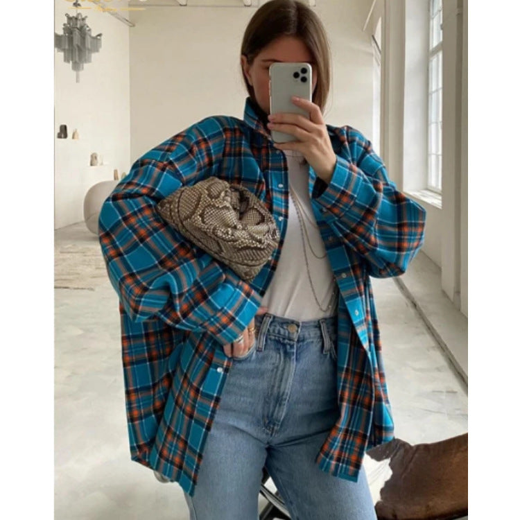 Flannel shirt for women with plaid pattern and relaxed fit Lune London