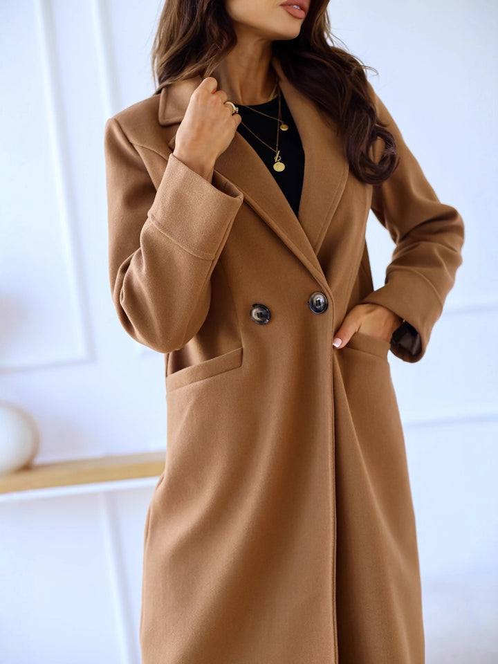 Ladies elegant and fashionable wool coat with double-breasted buttons Lune London