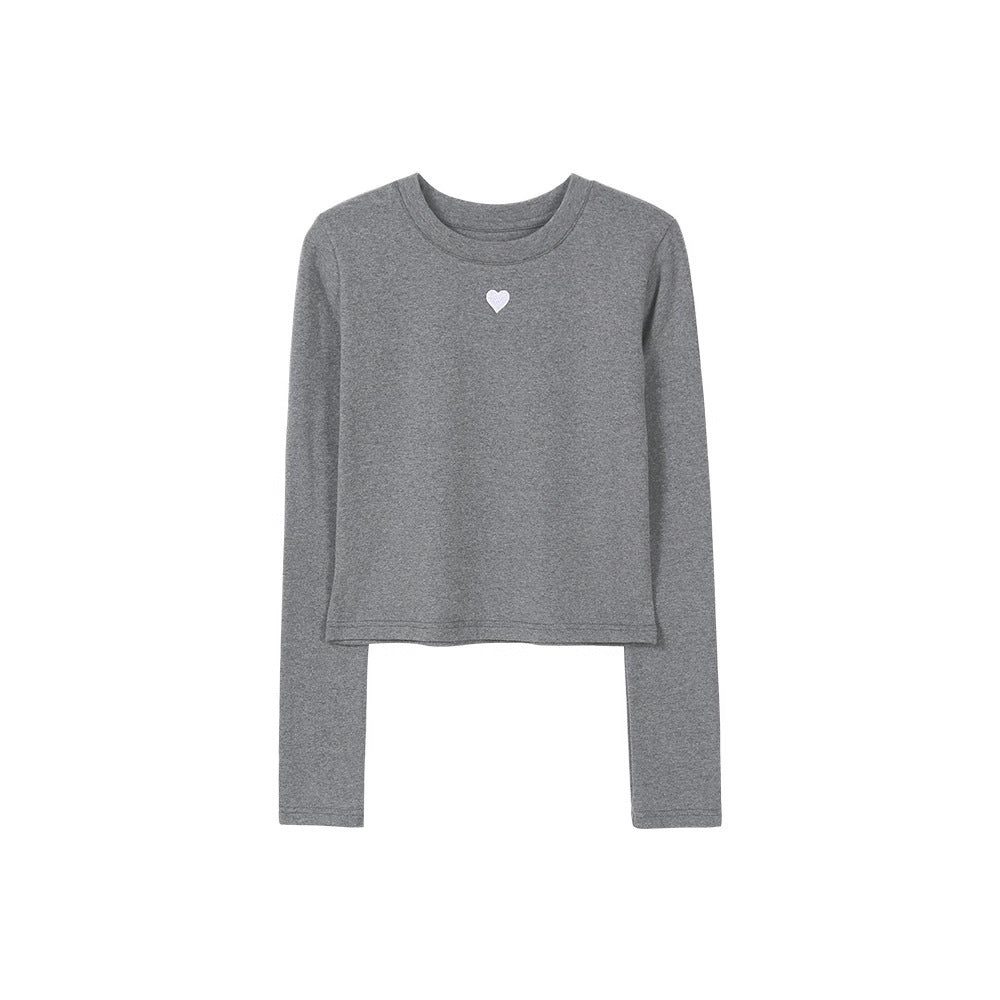 Women’s long-sleeved basic t-shirt with fashionable heart detail Chic & Stil